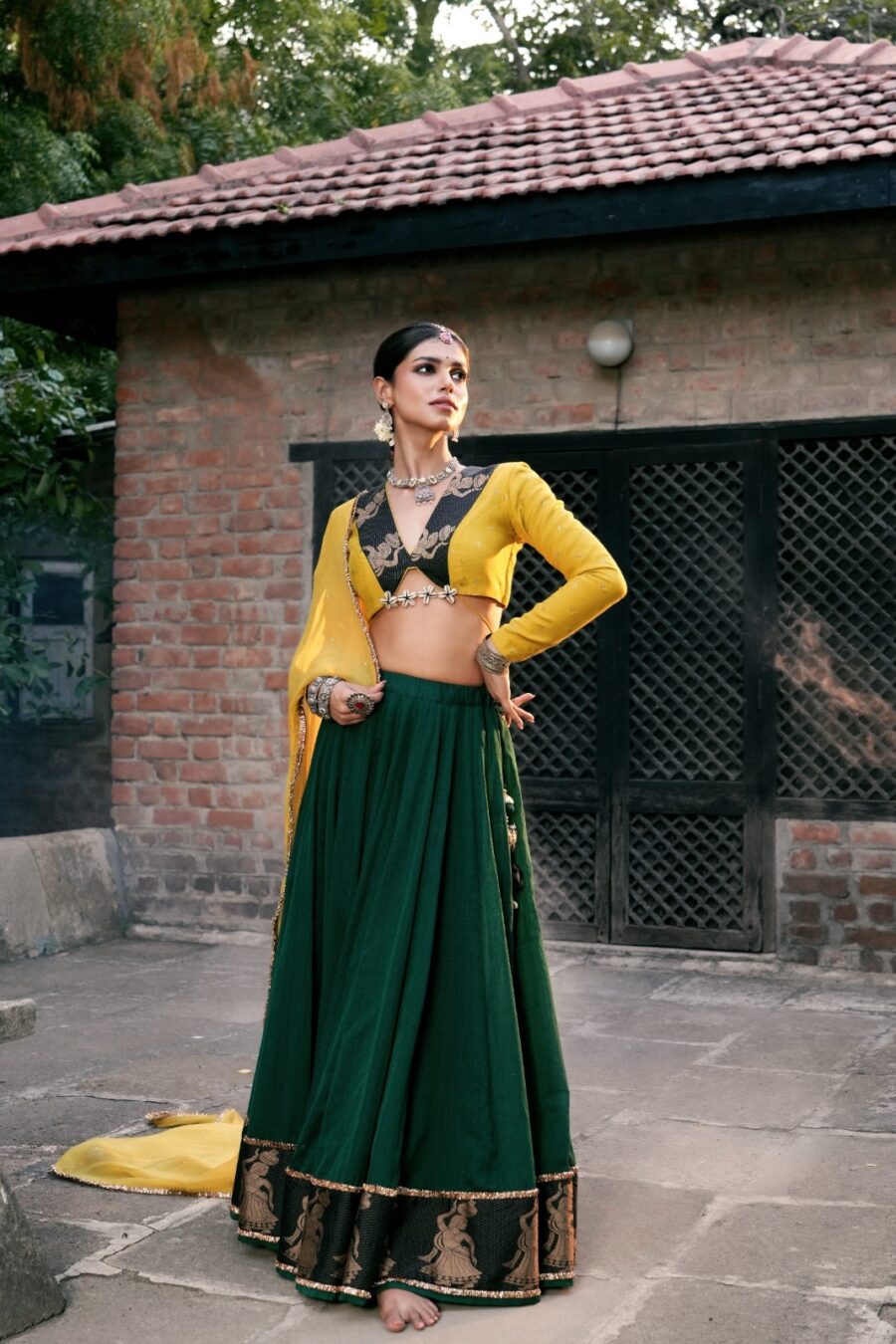 umika lehenga